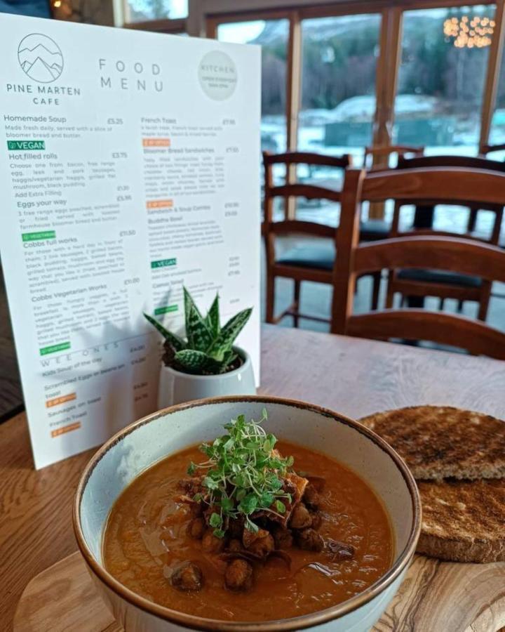 The Base Camp Hotel, Nevis Range 포트 윌리엄 외부 사진