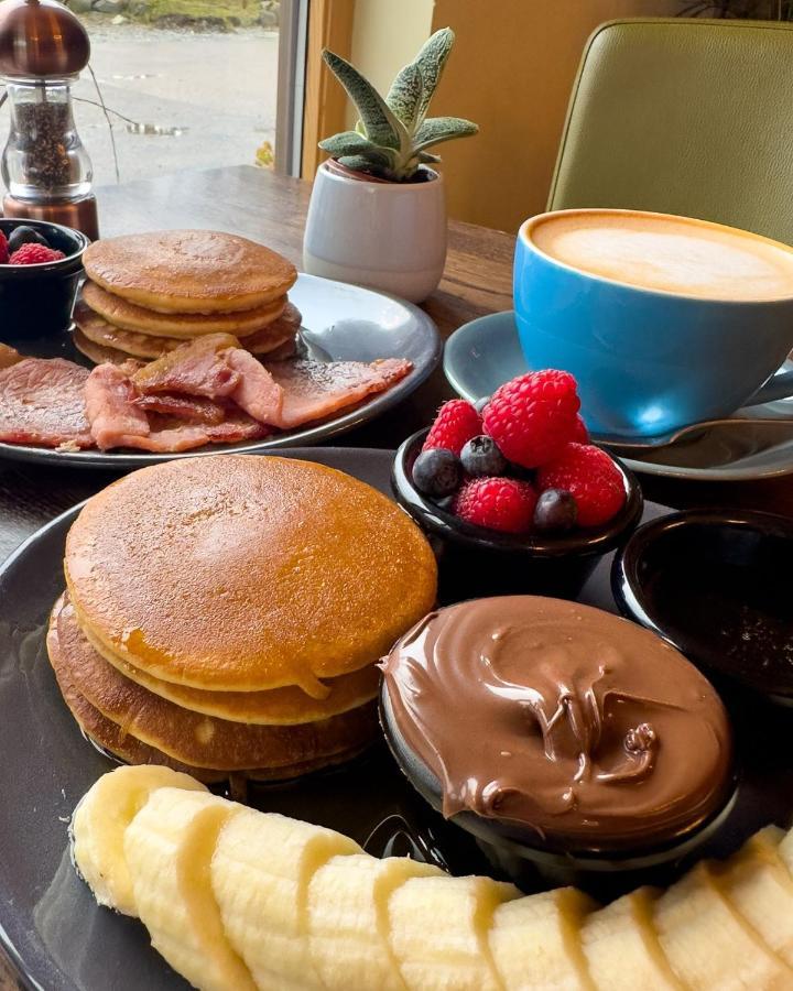 The Base Camp Hotel, Nevis Range 포트 윌리엄 외부 사진